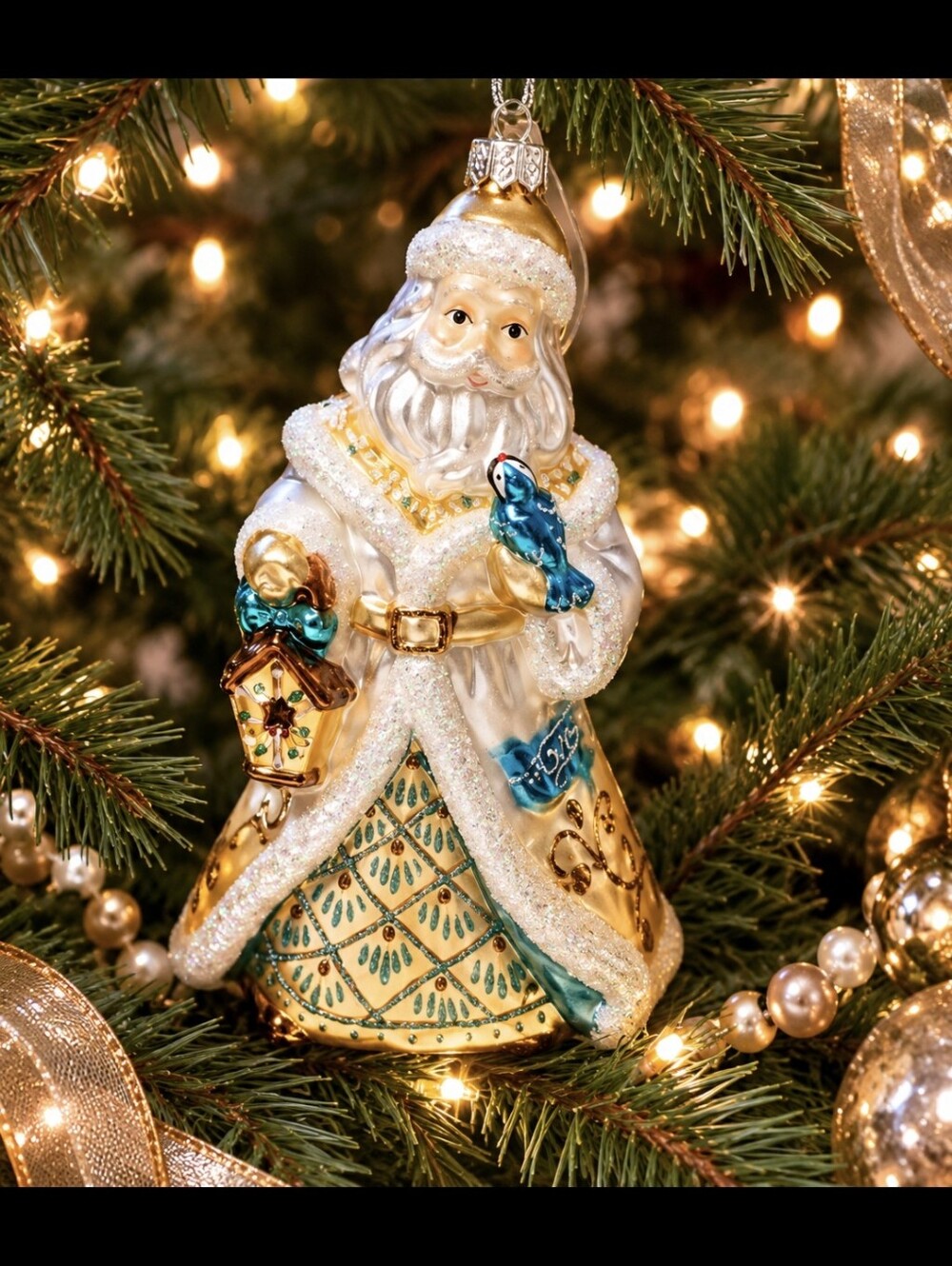 2016 Winter Santa Blown Glass Hallmark Heritage Collection